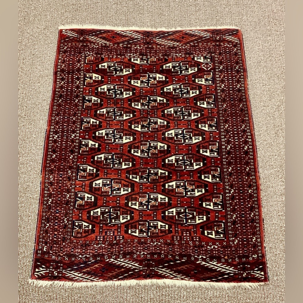 Vintage Hand Woven Silk Middle Eastern Oriental Medallion Pattern Area Rug